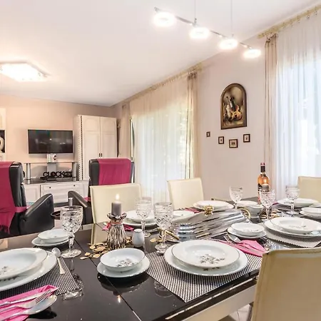 Holiday home 3 Bedroom Stunning In *