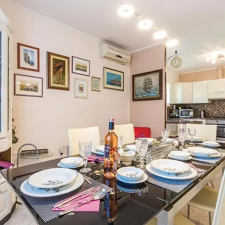 3 Bedroom Stunning In Holiday home *