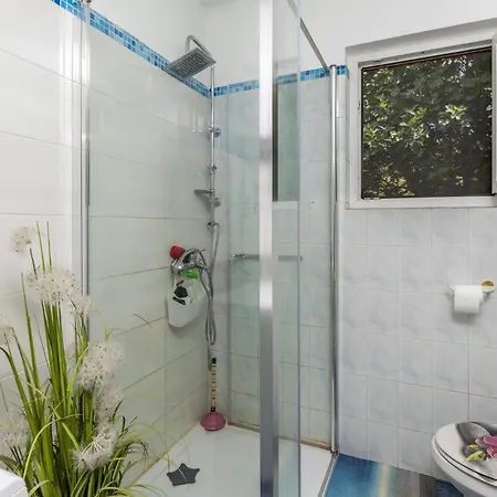 3 Bedroom Stunning In Holiday home *