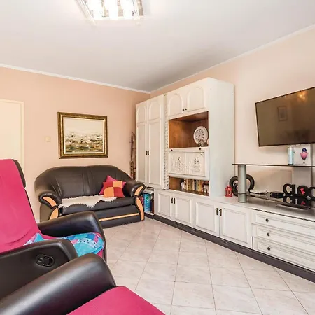 3 Bedroom Stunning In Holiday home Kastav