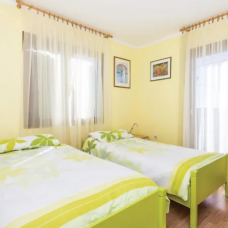 3 Bedroom Stunning In *