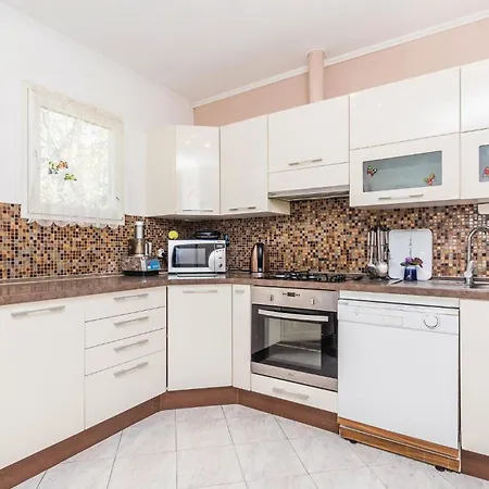 3 Bedroom Stunning In Holiday home