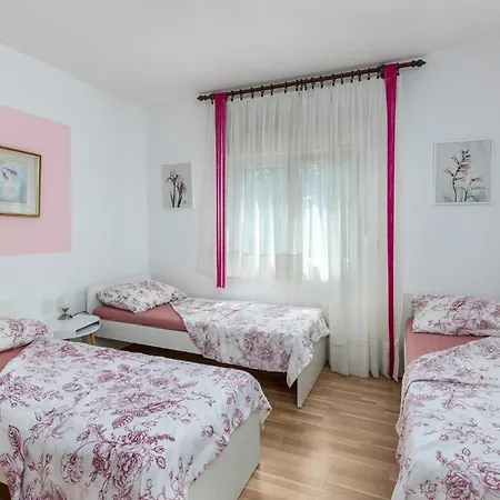 Prázdninový dům 3 Bedroom Stunning In *