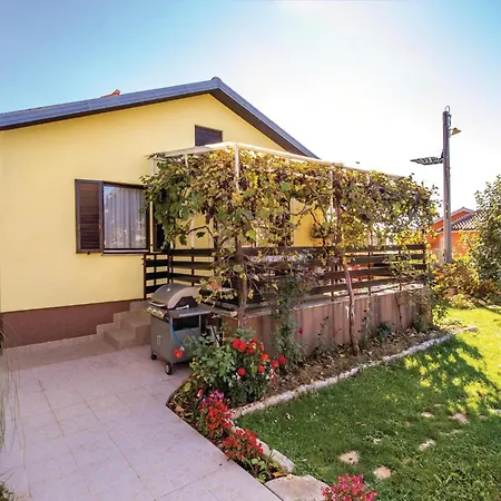 Holiday home 3 Bedroom Stunning In Kastav