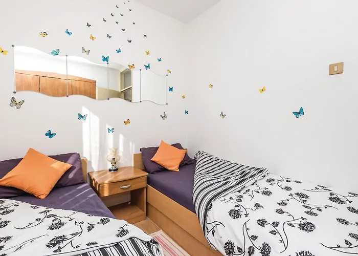 Holiday home 3 Bedroom Stunning In