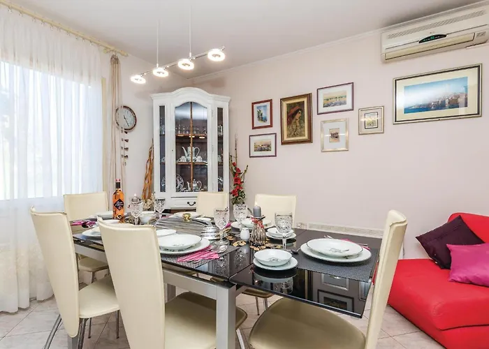 Holiday home 3 Bedroom Stunning In Kastav