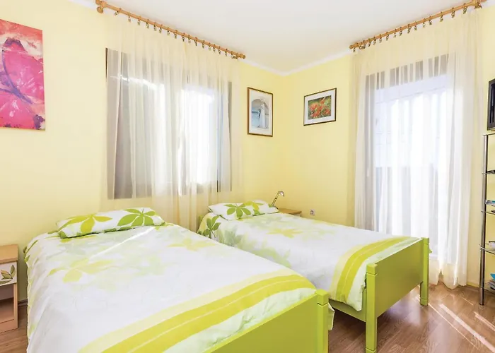 3 Bedroom Stunning In *