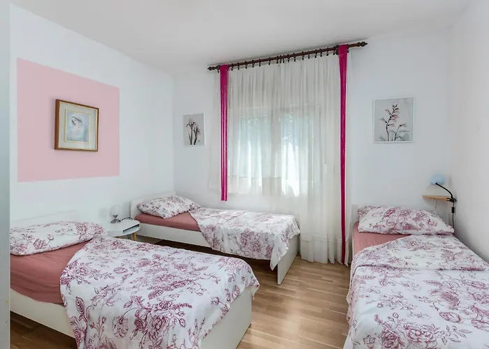 Holiday home 3 Bedroom Stunning In *